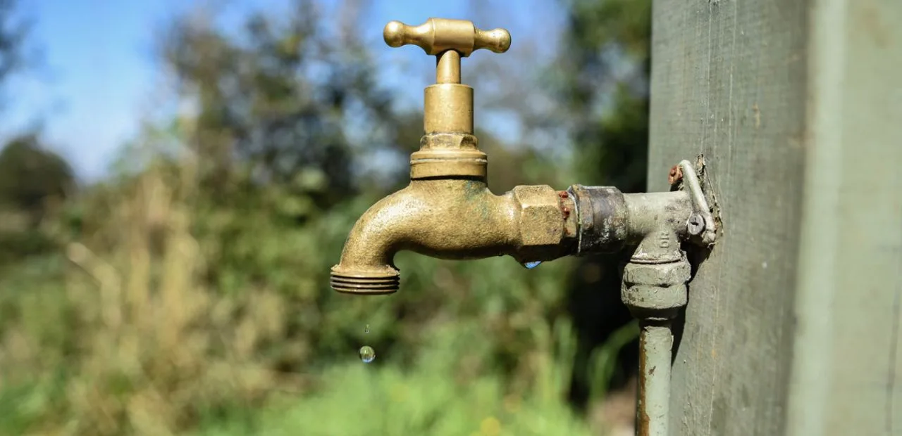 Wasserhahn verkleiden