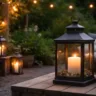 Deko für draußen im April mit Laternen, Kerzenlicht und gemütlicher Gartenbeleuchtung