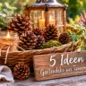Gartendeko aus Tannenzapfen in Holzschale mit Kerzen und Naturmaterialien auf einer Terrasse.